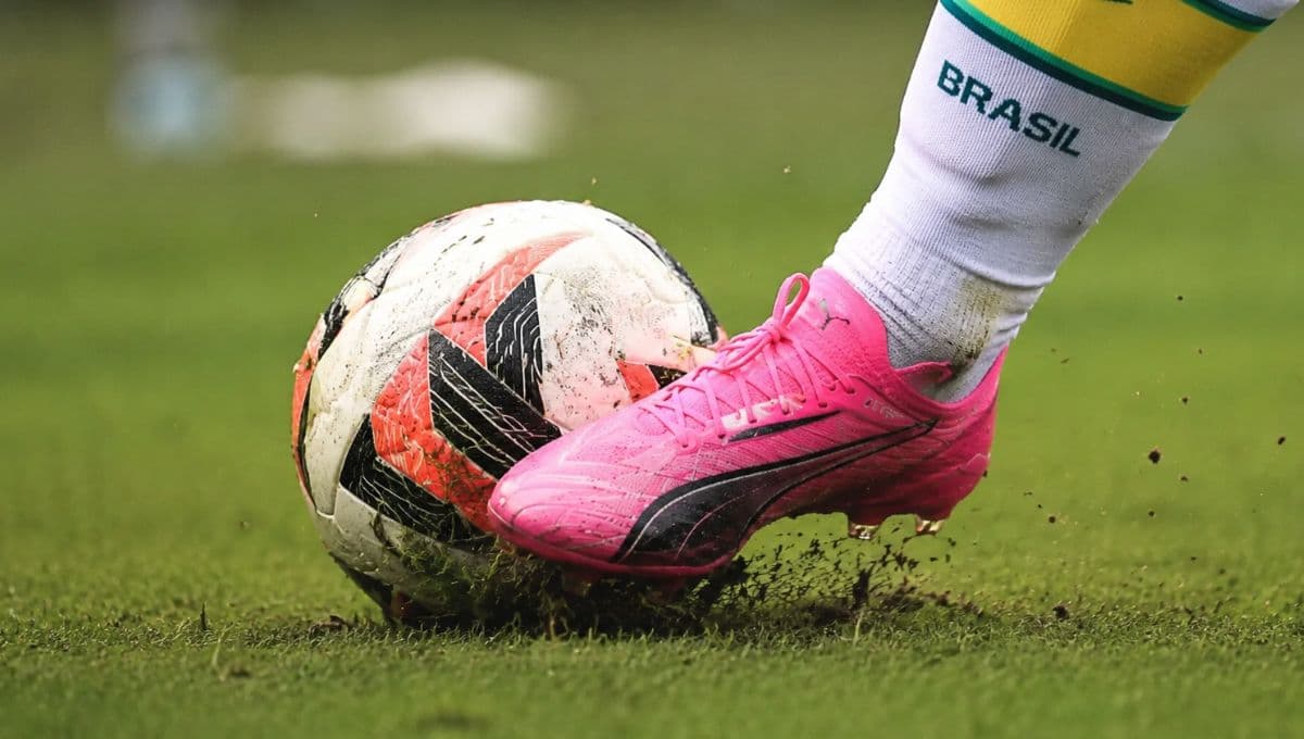 Chuteiras rosa na Copa 2026: quando a moda tomou o gramado